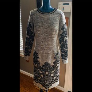 Gorgeous embroidery detailed dress with lining